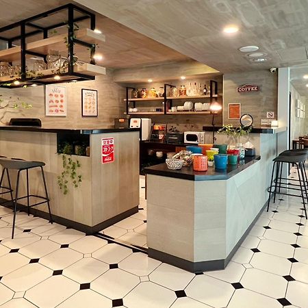 Roaders Hotel Tainan Chengda Exterior photo