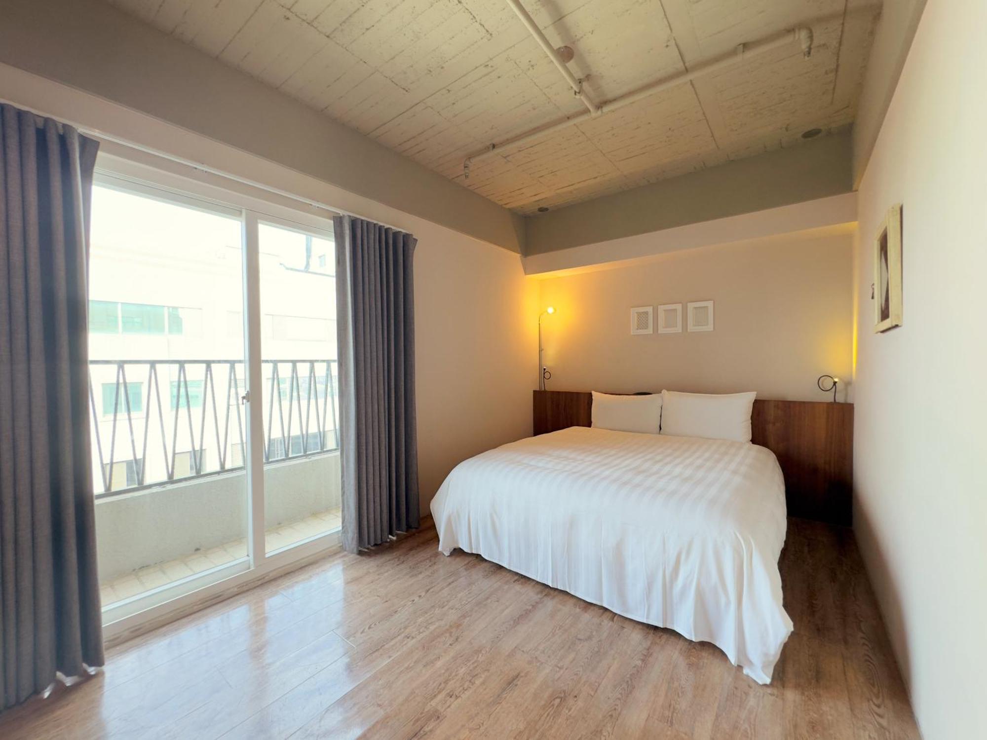 Roaders Hotel Tainan Chengda Exterior photo