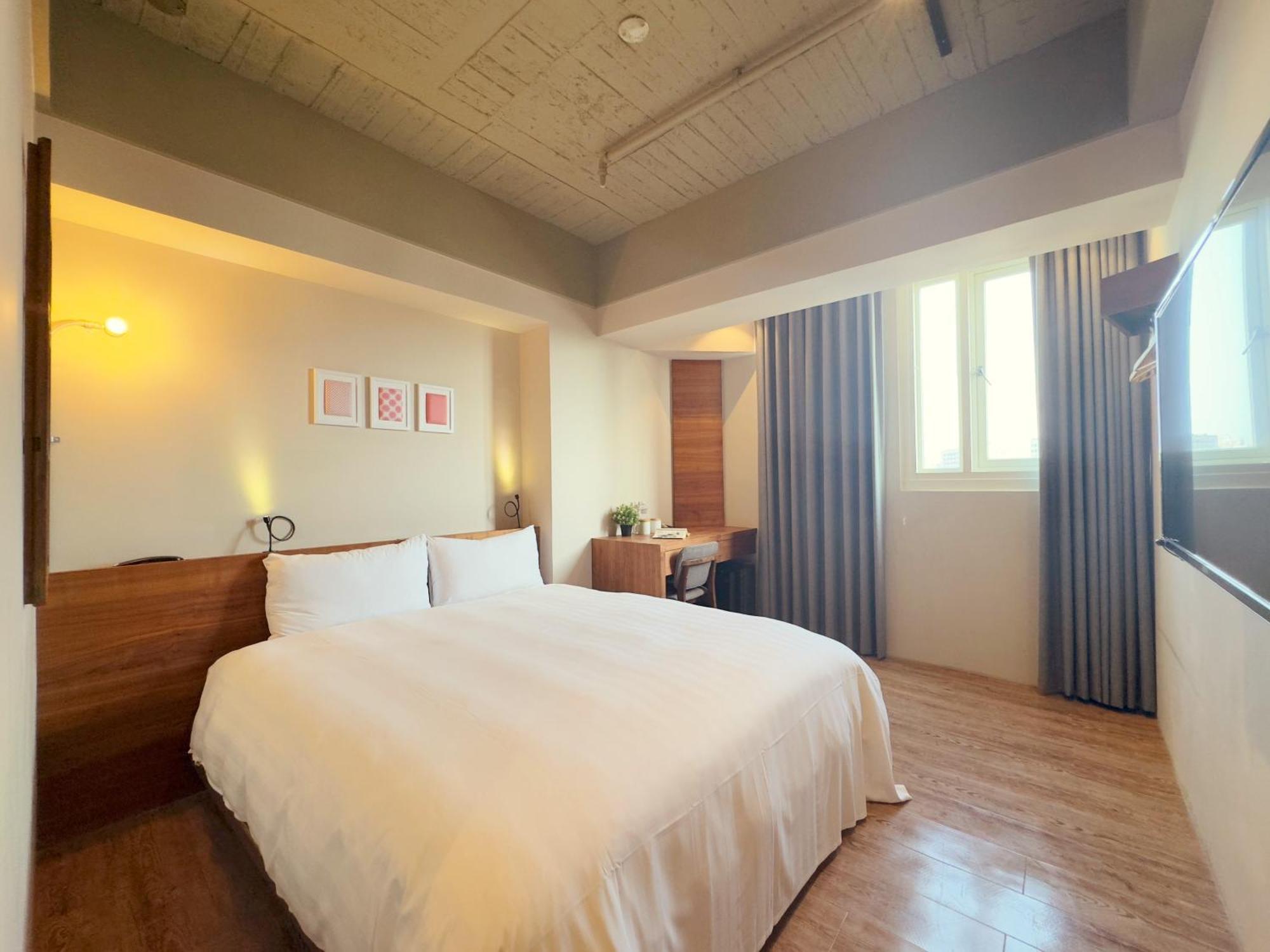 Roaders Hotel Tainan Chengda Exterior photo