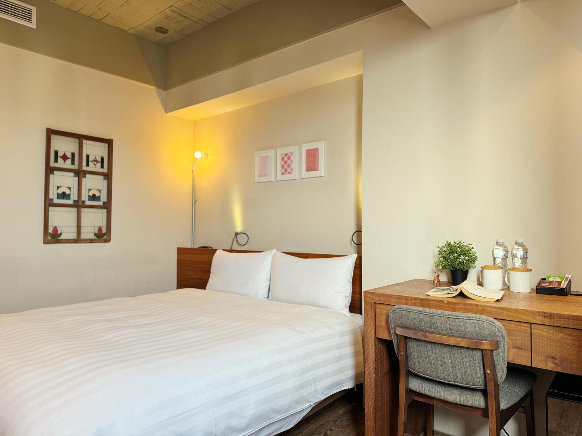 Roaders Hotel Tainan Chengda Exterior photo