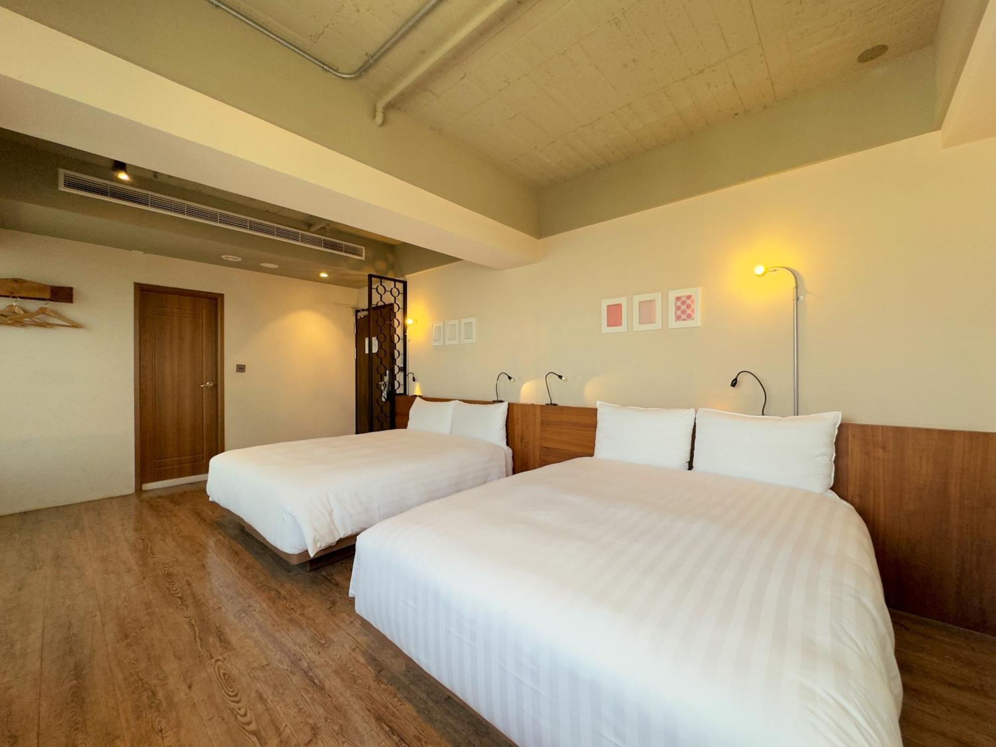 Roaders Hotel Tainan Chengda Room photo