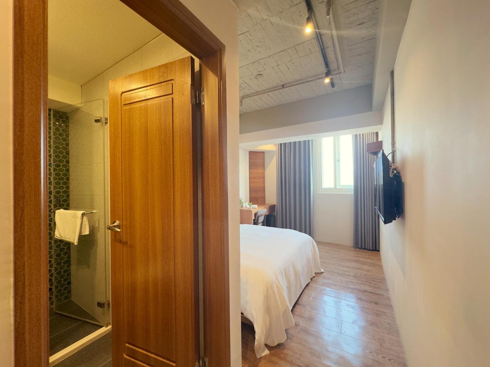 Roaders Hotel Tainan Chengda Room photo
