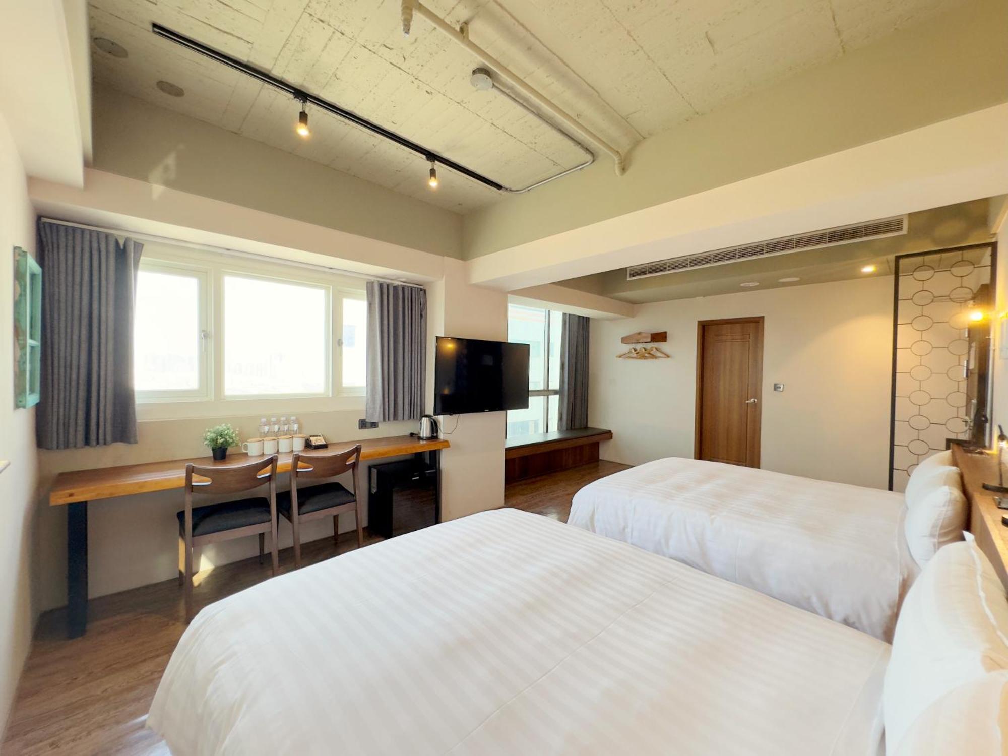 Roaders Hotel Tainan Chengda Room photo