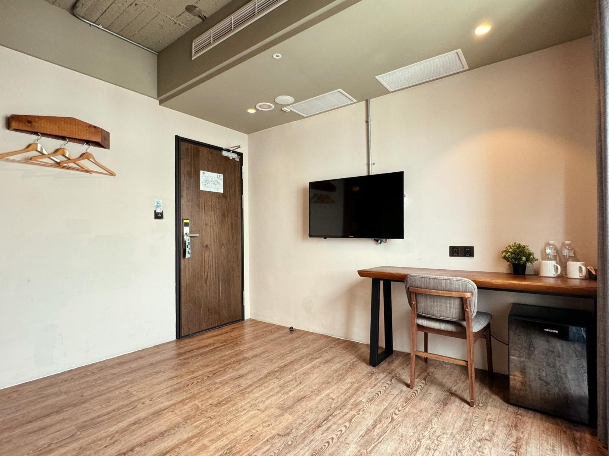 Roaders Hotel Tainan Chengda Room photo