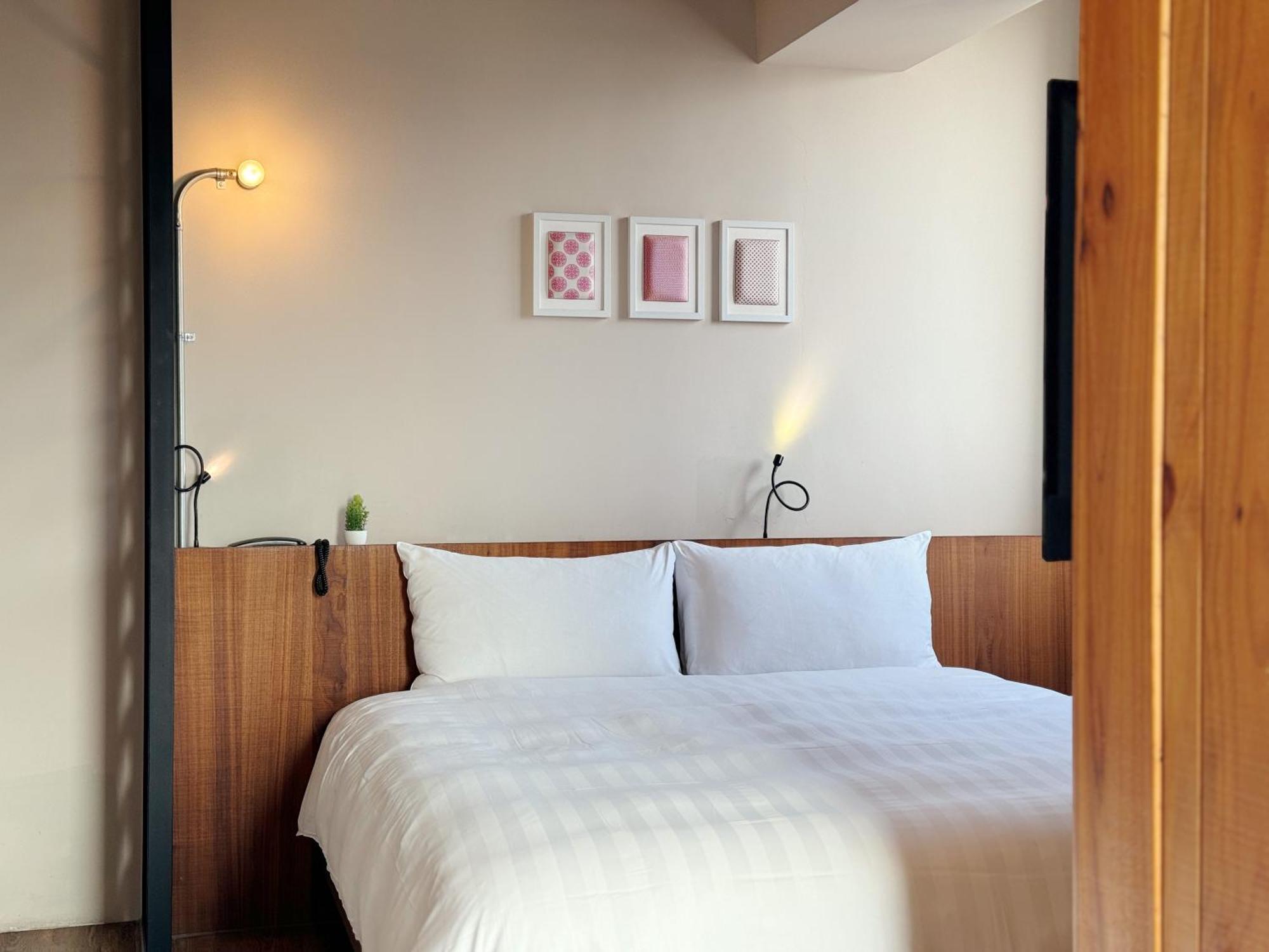 Roaders Hotel Tainan Chengda Room photo